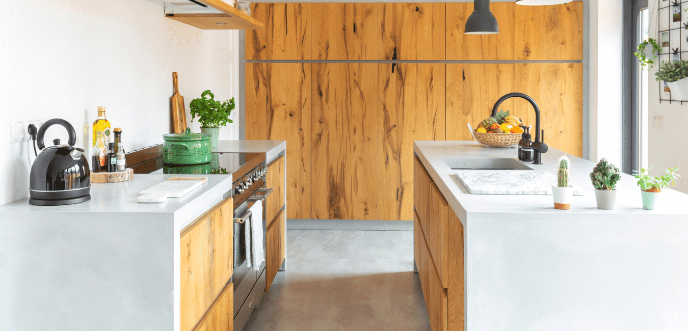 Automatisering Manier terugvallen Houten keuken met beton ciré - Betonlook123